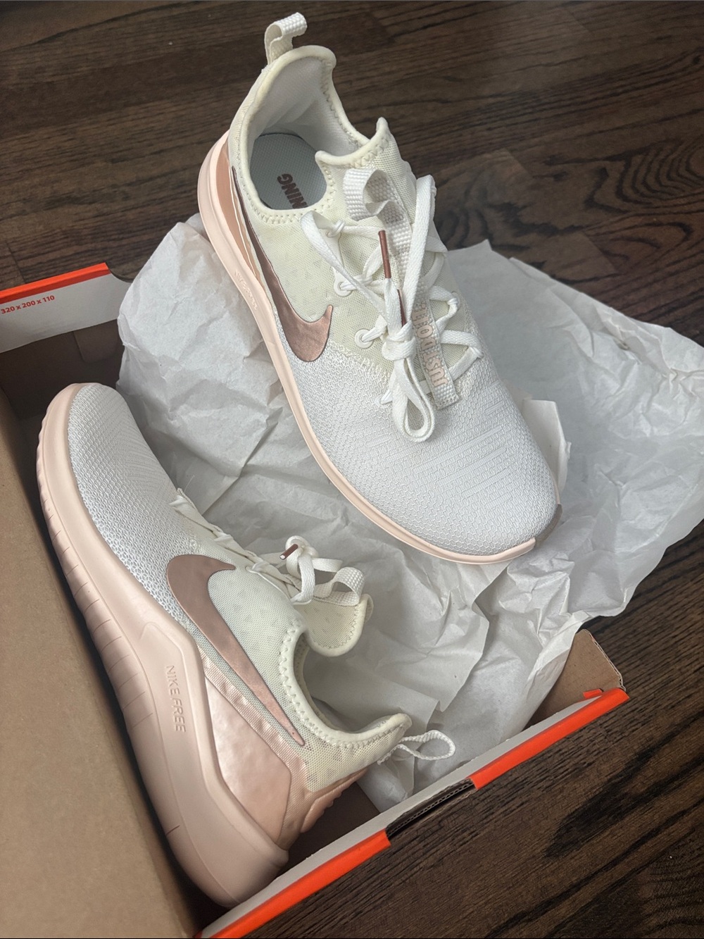 Nike Free Women’s TR 8 Prem - Picture 2 of 4